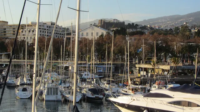 Boote im Yachthafen von Funchal auf Madeira